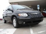 2005 Brilliant Black Chrysler Town & Country Touring #46500444