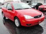 2006 Ford Focus ZX3 SE Hatchback Front 3/4 View