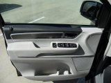 2011 Volkswagen Routan S Door Panel