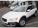 Ice White Volvo XC70 in 2011