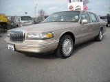 1997 Light Prairie Tan Metallic Lincoln Town Car Signature #4656141
