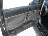 2005 Volkswagen New Beetle GLS Coupe Door Panel