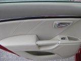 2011 Hyundai Azera GLS Door Panel