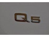 2010 Audi Q5 3.2 quattro Marks and Logos