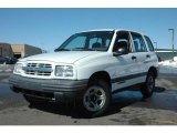 2000 Chevrolet Tracker 4WD Hard Top Front 3/4 View