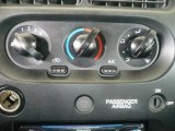 2004 Nissan Frontier SC King Cab 4x4 Controls