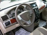 2008 Chrysler Town & Country Touring Medium Pebble Beige/Cream Interior