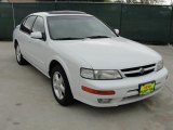 1998 Arctic White Pearl Metallic Nissan Maxima GLE #47350769
