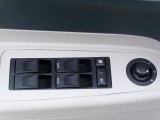 2005 Chrysler 300 C HEMI AWD Controls