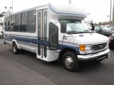 2003 Oxford White Ford E Series Van E450 Special Access Bus #47402537