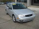 2006 CD Silver Metallic Ford Focus ZX5 SES Hatchback #47445343