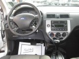 2006 Ford Focus ZX5 SES Hatchback Dashboard