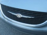 Chrysler Town & Country 2003 Badges and Logos