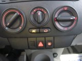 2001 Volkswagen New Beetle GLS TDI Coupe Controls
