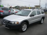 2004 Volvo XC70 AWD Data, Info and Specs