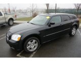 2006 Dodge Magnum R/T AWD Front 3/4 View