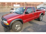 2001 Chevrolet S10 LS Extended Cab 4x4 Front 3/4 View