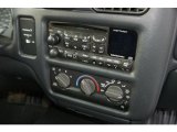 2001 Chevrolet S10 LS Extended Cab 4x4 Controls