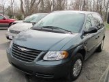 2006 Magnesium Pearl Chrysler Town & Country  #47906519