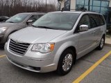 2008 Bright Silver Metallic Chrysler Town & Country Limited #47966309