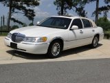 2001 Lincoln Town Car Signature Front 3/4 View