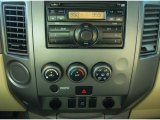 2009 Nissan Titan XE Crew Cab Controls
