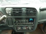 2001 Chevrolet S10 LS Crew Cab 4x4 Controls
