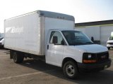 2004 White GMC Savana Cutaway 3500 Commercial Moving Truck #48328276