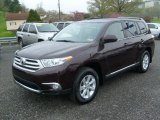 2011 Toyota Highlander V6 4WD Front 3/4 View