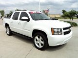 2007 Chevrolet Avalanche LT Front 3/4 View