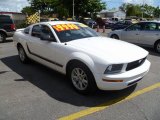 2005 Performance White Ford Mustang V6 Deluxe Coupe #48521305