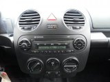 2008 Volkswagen New Beetle S Coupe Controls