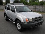 2000 Nissan Xterra XE V6 Front 3/4 View
