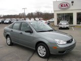 2006 Light Tundra Metallic Ford Focus ZX4 SE Sedan #4901741