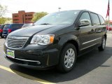 2011 Brilliant Black Crystal Pearl Chrysler Town & Country Touring - L #49136210