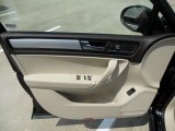 2011 Volkswagen Touareg TDI Sport 4XMotion Door Panel