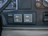 1999 Chevrolet Suburban K1500 LS 4x4 Controls