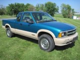 1995 Bright Teal Metallic Chevrolet S10 LS Extended Cab 4x4 #49390664