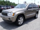 2006 Jeep Grand Cherokee Limited Front 3/4 View