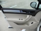 2011 Volkswagen Touareg VR6 FSI Sport 4XMotion Door Panel