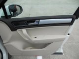 2011 Volkswagen Touareg VR6 FSI Sport 4XMotion Door Panel