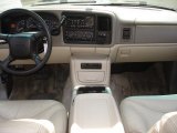 2002 GMC Yukon XL SLT 4x4 Dashboard