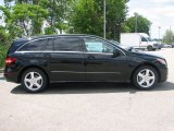 Black Mercedes-Benz R in 2011
