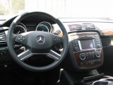 2011 Mercedes-Benz R 350 4Matic Dashboard
