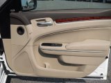 2011 Chrysler 300 C Hemi Door Panel
