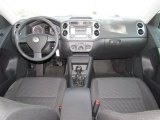 2010 Volkswagen Tiguan S Dashboard