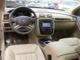 2010 Mercedes-Benz R 350 4Matic Dashboard