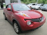 2011 Nissan Juke S AWD Front 3/4 View