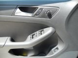 2011 Volkswagen Jetta SE Sedan Controls