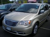 2011 Chrysler Town & Country Touring - L